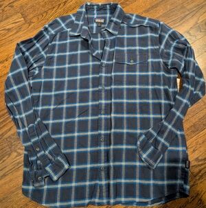 Men's patagonia fjord Flannel Blue Plaid Shirt